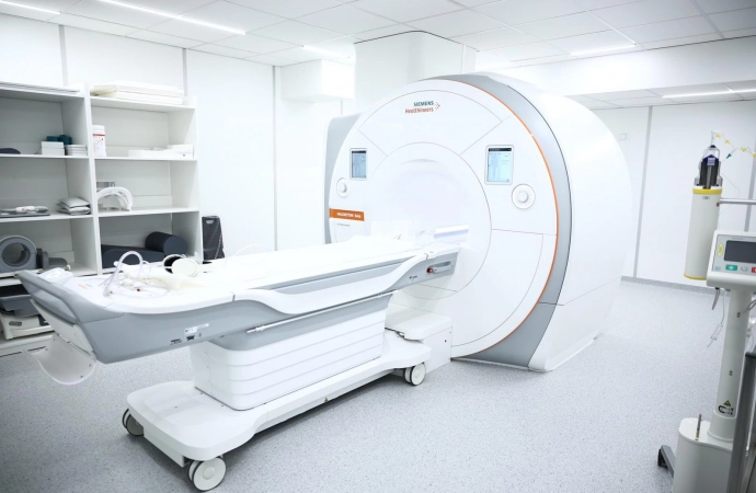 Olsztyński Szpital MSWiA uroczyście otworzył nową pracownię rezonansu magnetycznego.