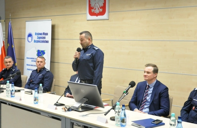 {Warmińsko-mazurscy policjanci podsumowali rok 2017. Było wyraźnie lepiej, niż w 2016.}