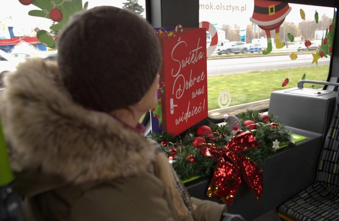 {Jeden z olsztyńskich tramwajów został specjalnie udekorowany.}