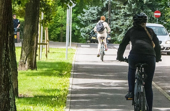 {Do końca roku w Olsztynie ma powstać 27 km nowych ścieżek rowerowych.}